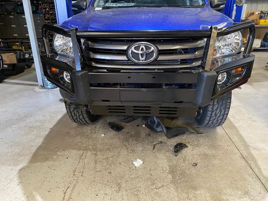 Παλτό σκονών φραγμών του Bull φορτηγών Revo 2015 της Toyota Hilux 2015 που γυαλίζεται